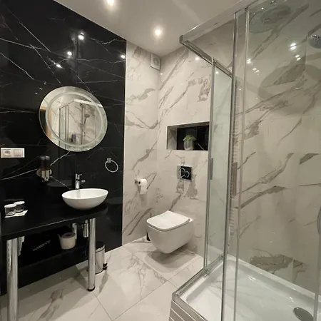 Отель Typton Hotel&spa